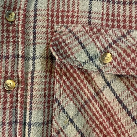 Berne Apparel Size Large Gray/Red Plaid Button Down Cotton Flannel - Picture 6 of 6